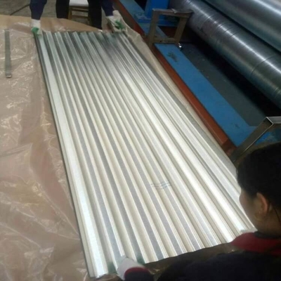 ISO14001 Oluklu Galvanizli Çelik Levhalar 508mm PPGI Çelik Çatı Sayfası
