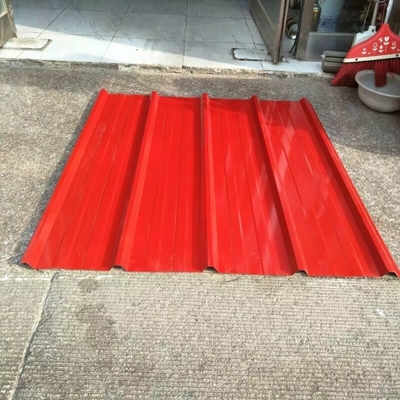 Z275-Z600 Renkli Kaplamalı Çatı Sayfası 0.3--1.0mm Kırmızı Oluklu Çatı Panelleri